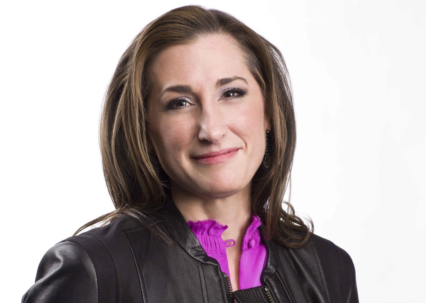 Lisa Talbot_Headshot.png